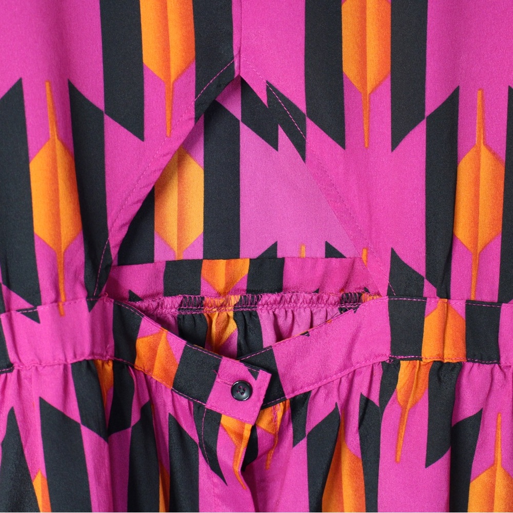 Bold Geometric Allen B. by Allen Schwartz Short Sleeved Cut Out Back Dress - Picture 12 of 14